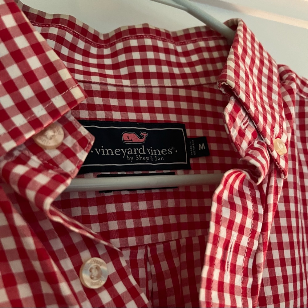 Vineyard Vines Button Down - image 3